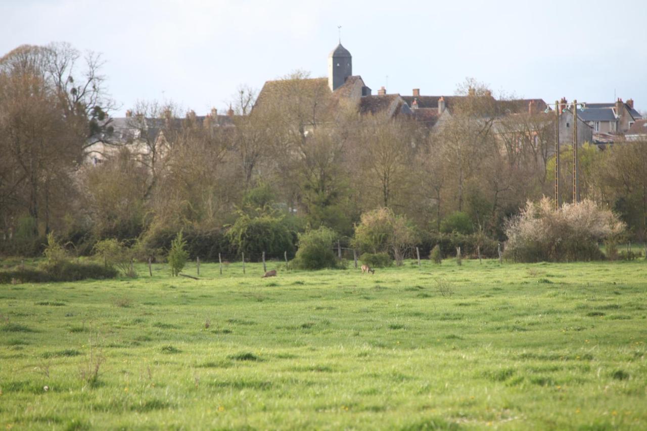 Fleurs De Brenne Gite Neuillé-le-Lierre Exterior foto